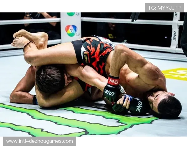 恩赫·奥吉尔第四回合降服安德雷德,加冕ONE雏量级综合格斗世界冠军 恩赫·奥吉尔第四回合降服安德雷德,加冕ONE雏量级综合格斗世界冠军